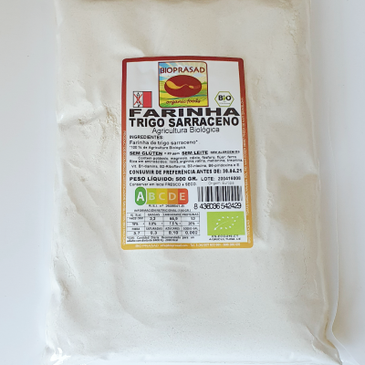 Pacote de farinha de trigo sarraceno Bioprasad com etiqueta detalhada
