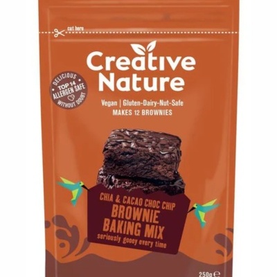 Embalagem laranja Creative Nature mistura para brownie chia e cacau com texto e imagem do brownie