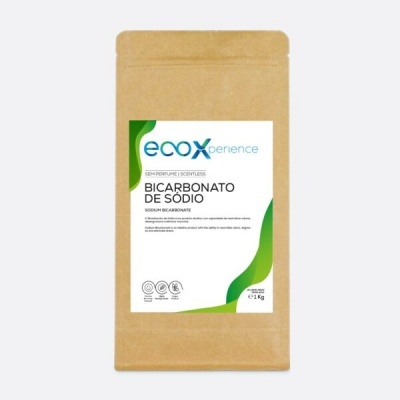 Pacote de bicarbonato de sódio ecoxperience em embalagem de papel castanho com etiqueta branca e detalhes verdes