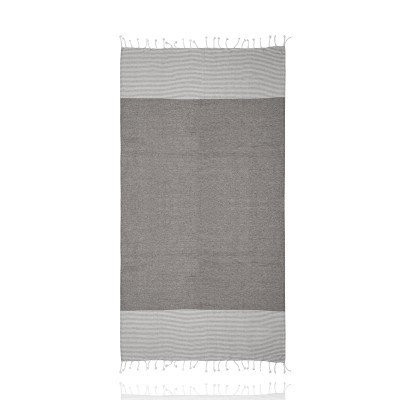 Tapete cinza com franjas e faixas listradas nas extremidades