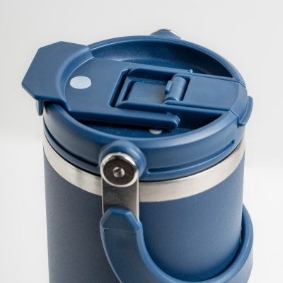 Termo azul com tampa azul e aço inoxidável