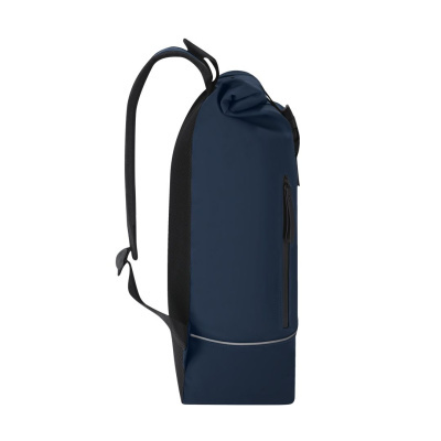 Mochila azul escura vista de lado com alças pretas e bolso frontal