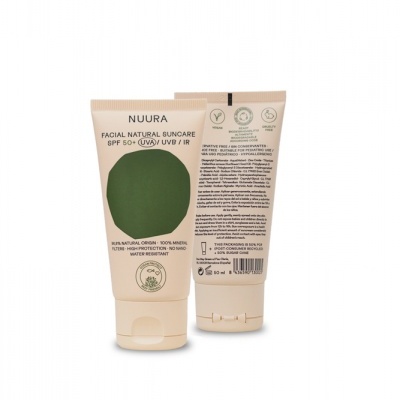 Duas embalagens de creme NUURA Facial Natural Suncare com SPF 50+