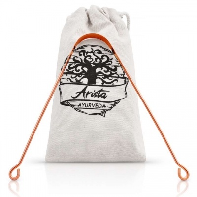 Produto metálico triangular cobre com saco branco Arista Ayurveda