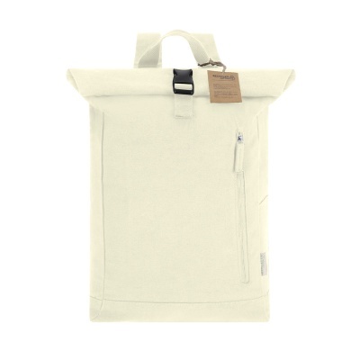 Mochila creme em tecido com fecho de fivela preta e bolso vertical com fecho