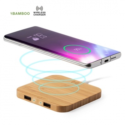 Carregador wireless de bambu com telemóvel a carregar