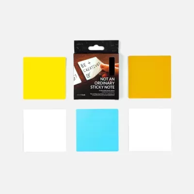 Notas autocolantes coloridas com embalagem preta