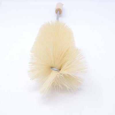 Escova cilíndrica com cabo de madeira e cerdas sintéticas creme