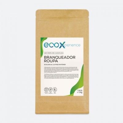 Pacote castanho de papel com etiqueta branca e verde do branqueador de roupa Ecoxperience