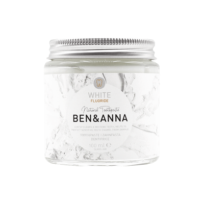 Frasco de pasta de dentes Ben&Anna White Fluoride com design branco marmoreado