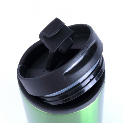Copo térmico verde metálico com tampa preta