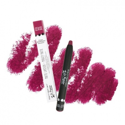 Batom matte em formato lápis rosa escuro com embalagem branca e rosa