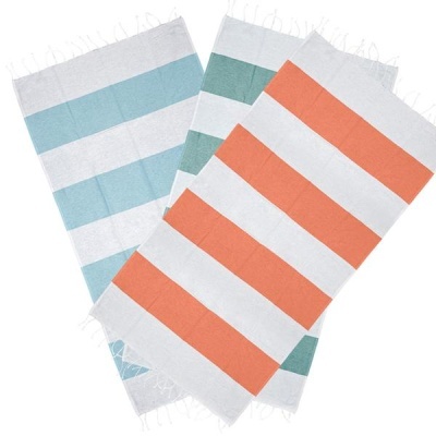 Toalhas riscas largas brancas, azul claro, verde água e laranja com franjas