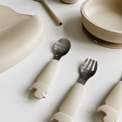 Conjunto de 3 talheres Oyster beige em silicone Bobbi Balloon