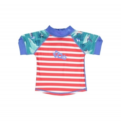 Camisola infantil com riscas vermelhas e brancas e mangas verdes com padrão de folhas.