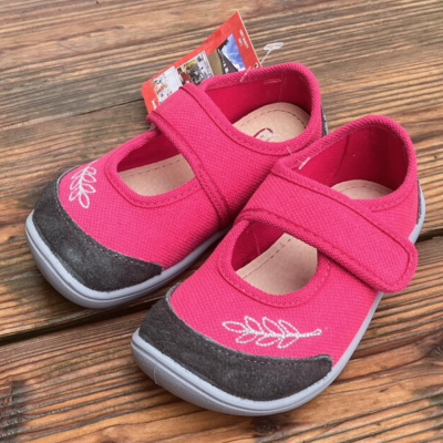 Sabrinas Elf Athena Pink leaf BAR3FOOT