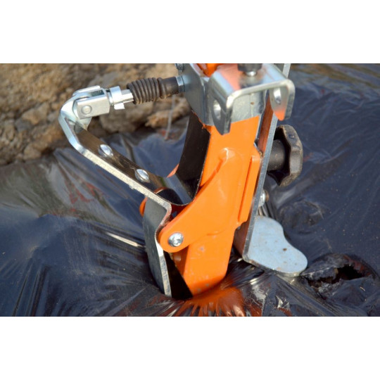 Plantador PL1- sementes grandes ferramenta agrícola laranja e metálica em plástico preto