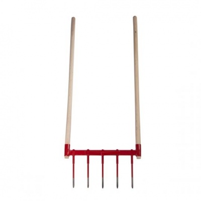 Garfo de jardim com cabo de madeira e dentes vermelhos