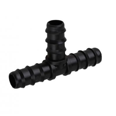 Conector em T preto para tubos de mangueira