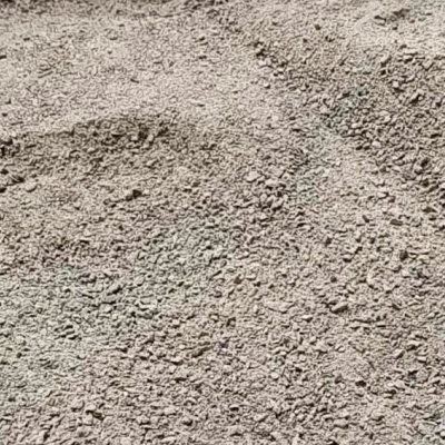 Cascalho cinza claro com textura granular