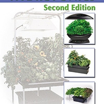 Capa do livro 'HOBBY HYDROPONICS Second Edition' com imagens de sistemas hidropónicos e plantas verdes