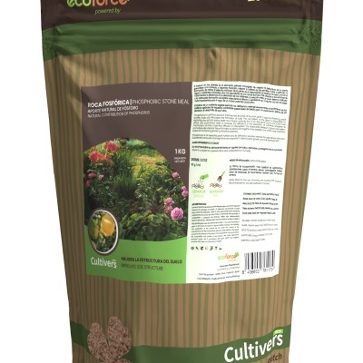 Embalagem do fertilizante Roça Fosfórica Cultivers, 1 kg, com imagem de jardim e texto em verde e castanho.