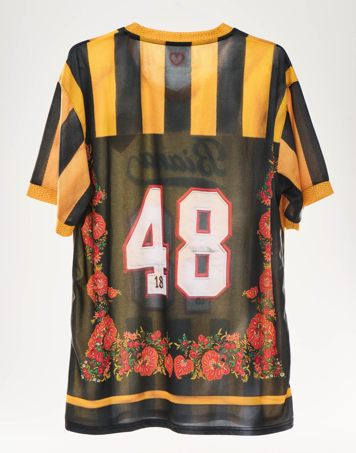 Camisola de Jogo Retro - Edição Amarelo & Preto Camisola desportiva preta e amarela com número 48 e padrão floral
