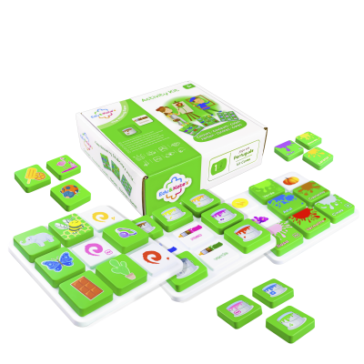 Childrens educational activity kit with colorful tiles and Portuguese text on box