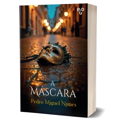 Livro com capa mostrando uma máscara veneziana dourada numa rua à noite