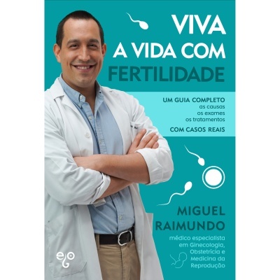 Homem com bata branca e camisa azul frente a fundo azul com texto sobre fertilidade