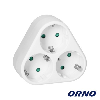 Adaptador elétrico branco com três tomadas redondas em triângulo e logótipo ORNO.