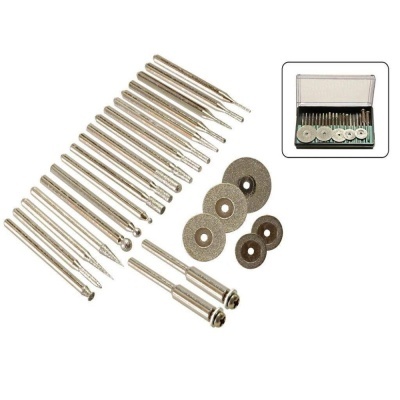 Conjunto de brocas e discos de corte metálicos com caixa de armazenamento