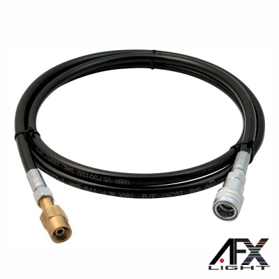 Mangueira hidráulica preta com conectores metálicos dourado e prateado, sobre fundo branco, logótipo AFX LIGHT