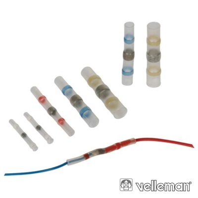 Conectores isolados para fios com várias cores e detalhes metálicos, fundo branco