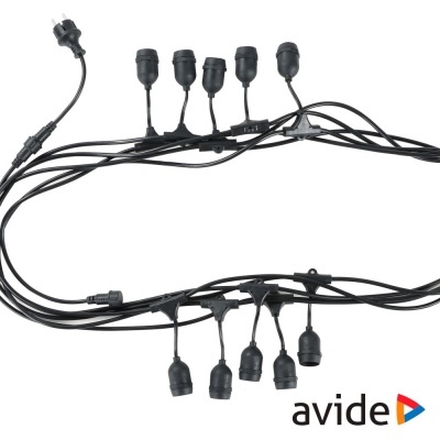 Fio de luzes decorativas com 10 soquetes em fundo branco