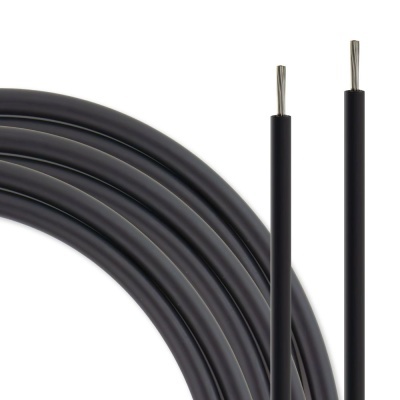 Cabo elétrico preto com extremidades de fios expostos