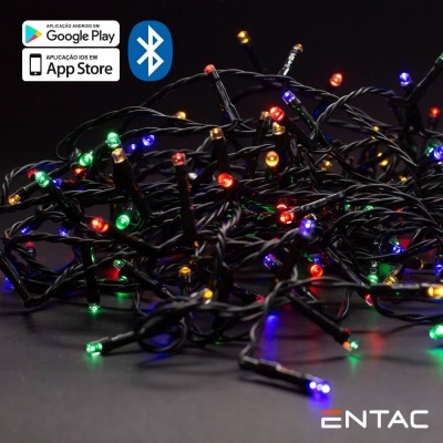 Cordão de luzes LED coloridas com cabo preto e ícones de Google Play, App Store e Bluetooth