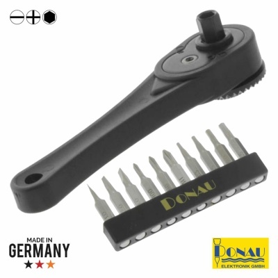 Conjunto de ferramenta com cabo de catraca preto e 10 pontas metálicas com suporte 'DONAU'.