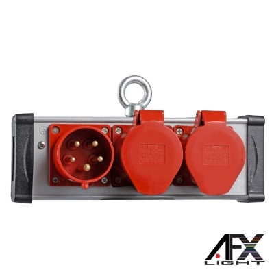 Tomada elétrica industrial metálica com tomadas e ficha vermelhas e gancho