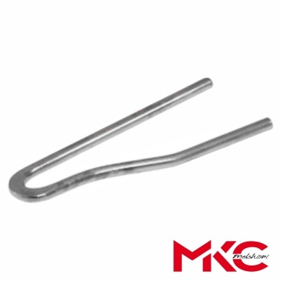 Clipe metálico prateado com design curvado simples