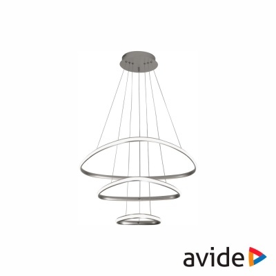 Lustre moderno com três anéis metálicos suspenso no teto