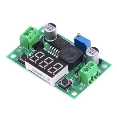 Placa eletrónica com display digital e componentes