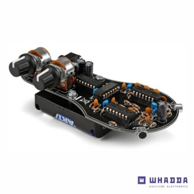 Controlador eletrônico preto com dois potenciômetros e circuito visível