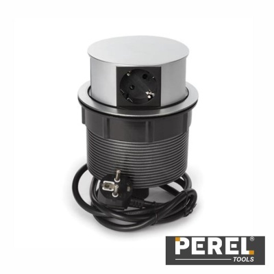 Tomada embutida redonda com superfície metálica e corpo preto com cabo elétrico