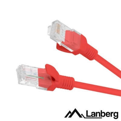Cabo de rede Ethernet vermelho com conectores RJ45 transparentes e logótipo Lanberg