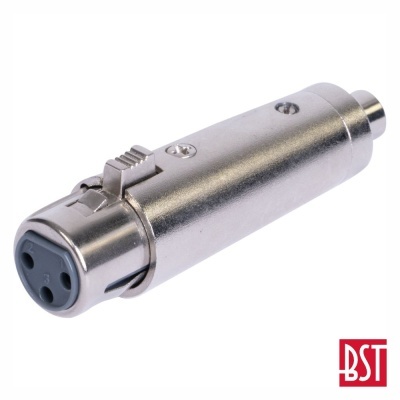 Conector XLR metálico prateado com três pinos femininos e logótipo BST