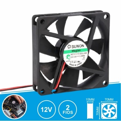 Ventoinha de computador preta com etiqueta branca e verde da marca SUNON, 12V, dois fios