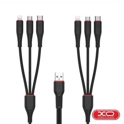Cabo USB com três conectores diferentes e conector USB padrão em preto e vermelho