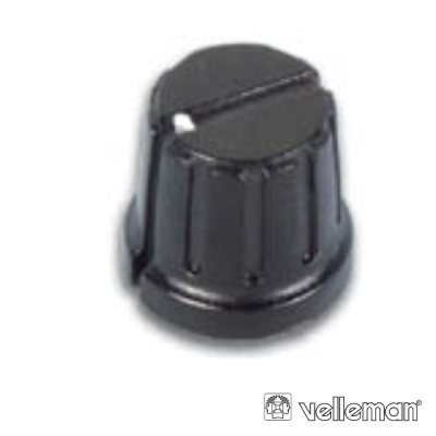 Botão preto de plástico com ranhura e textura estriada vertical