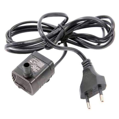 Bomba de água preta com cabo e ficha elétrica de dois pinos